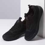 Zapatillas-UA-UltraRange-Rapidweld-Black-White
