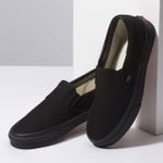 Zapatillas-UA-Classic-Slip-On-Black