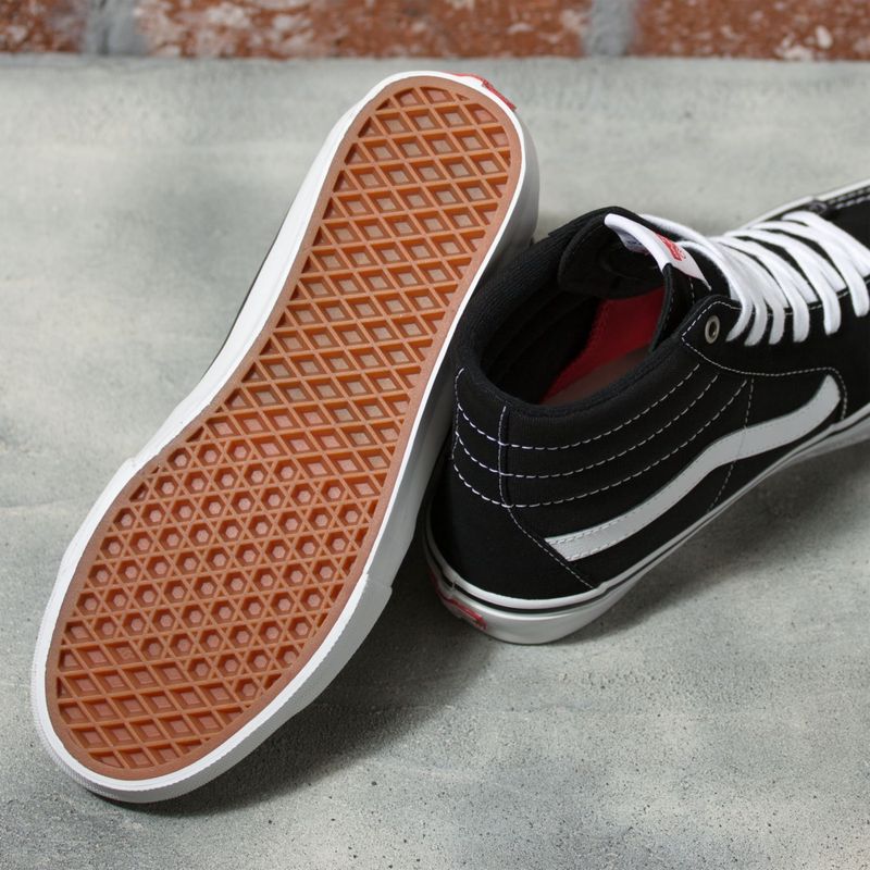 Zapatillas-MN-Skate-SK8-Hi-Black-White