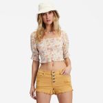 Short-Mujer-Buttoned-Up-Denim-Shorts