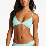 Bikini-Sosten-In-The-Loop-Triangle