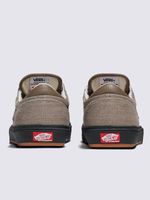 Zapatilla-Casual-Hombre-Skate-Gilbert-Crockett-Gris-Vans