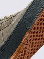 Zapatilla-Casual-Hombre-Skate-Gilbert-Crockett-Gris-Vans