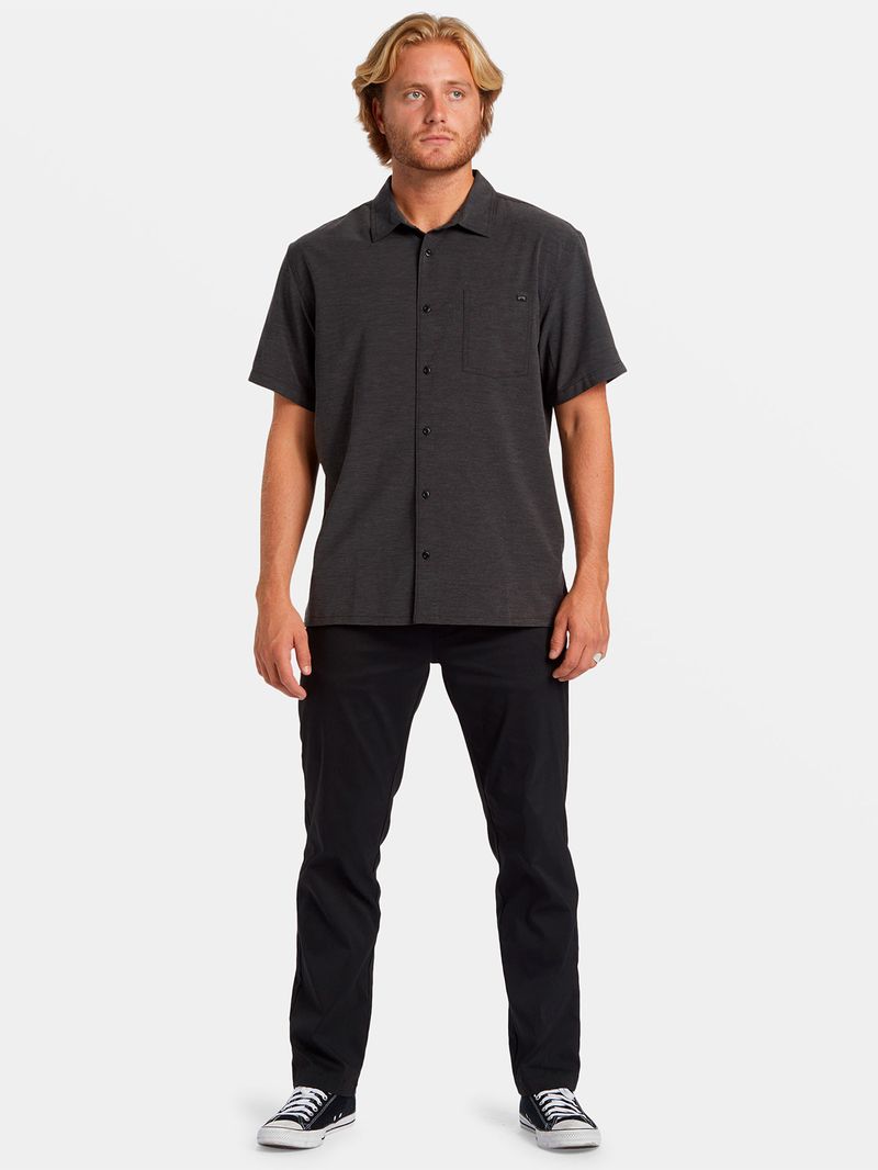 Camisa-Manga-Corta-Hombre-Surftrek-Negra-Billabong