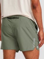Short-Hombre-Yogger-lite-Verde-RVCA