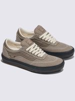 Zapatilla-Casual-Hombre-Skate-Gilbert-Crockett-Gris-Vans