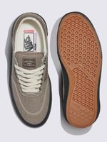 Zapatilla-Casual-Hombre-Skate-Gilbert-Crockett-Gris-Vans