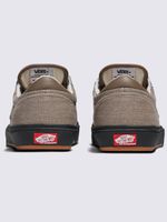 Zapatilla-Casual-Hombre-Skate-Gilbert-Crockett-Gris-Vans