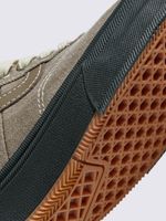 Zapatilla-Casual-Hombre-Skate-Gilbert-Crockett-Gris-Vans