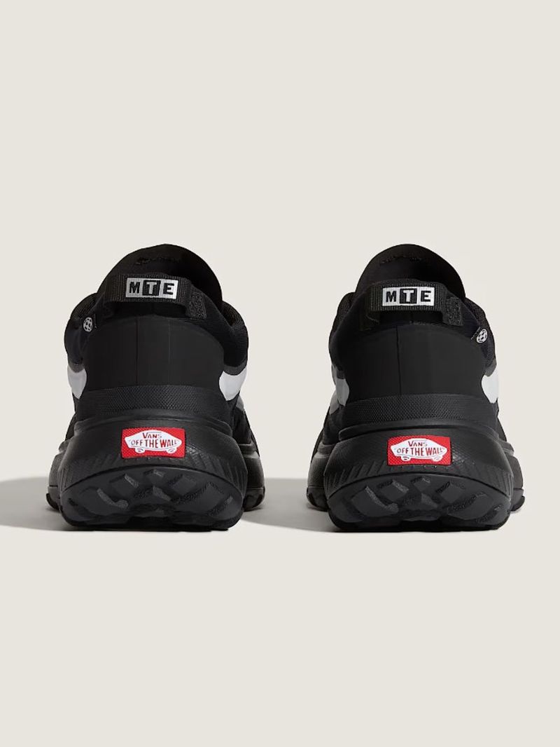 ZAPATILLA UNISEX MTE CROSSPATH NEGRO VANS