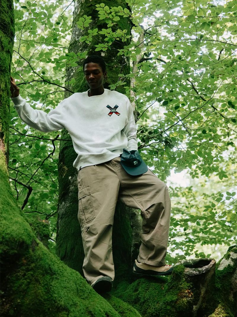 Poleron Unisex Classic Crew Blanco Blue Banana